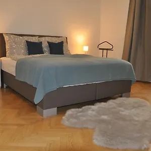 wunderschne-altbauwohnung-in-zentraler-lage-wien.vienna-besthotels.com/